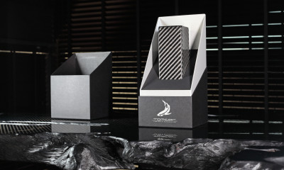 MONOLITH square prism vase
