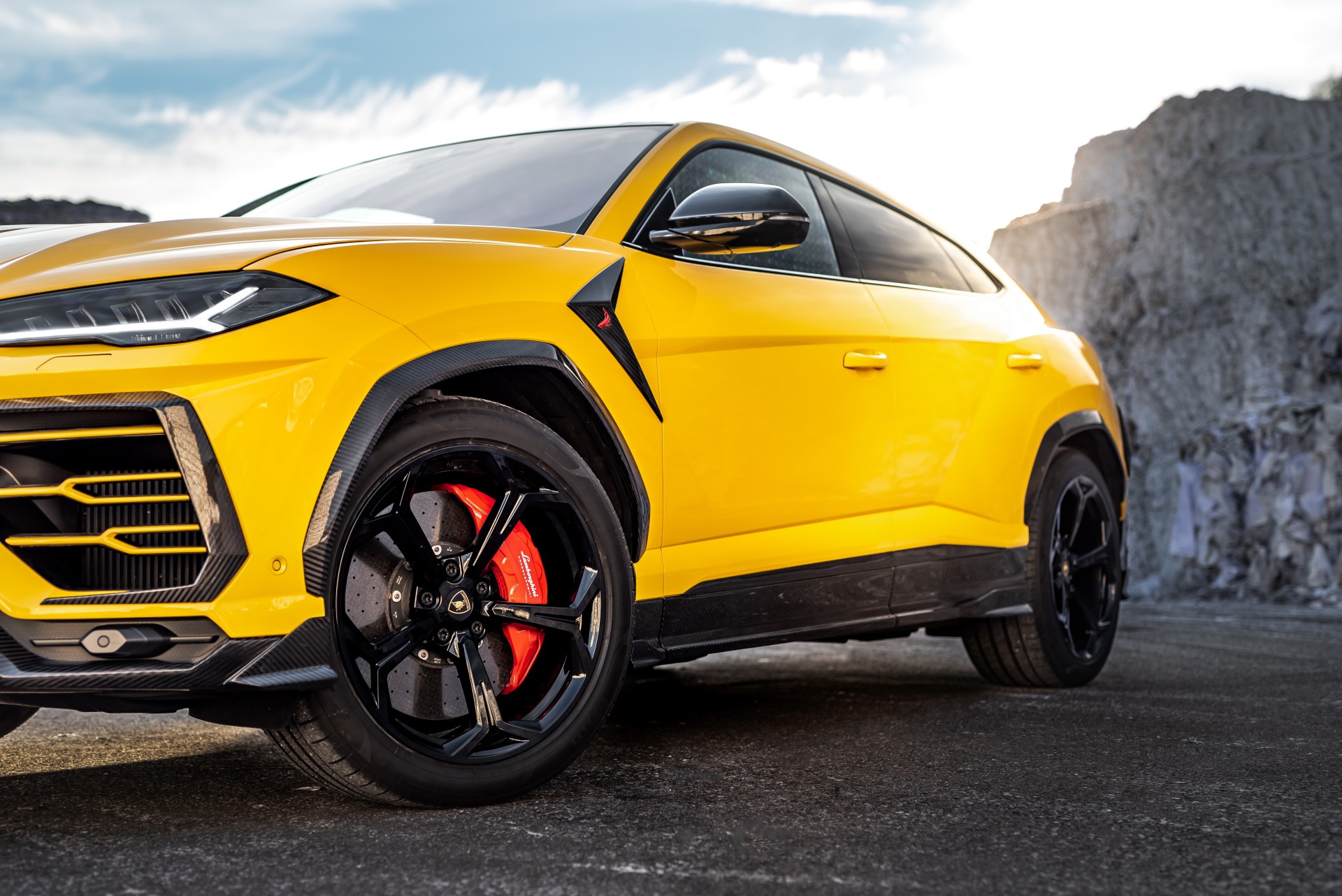 Lamborghini Urus Yellow TopCar design & Manhart / TopCar