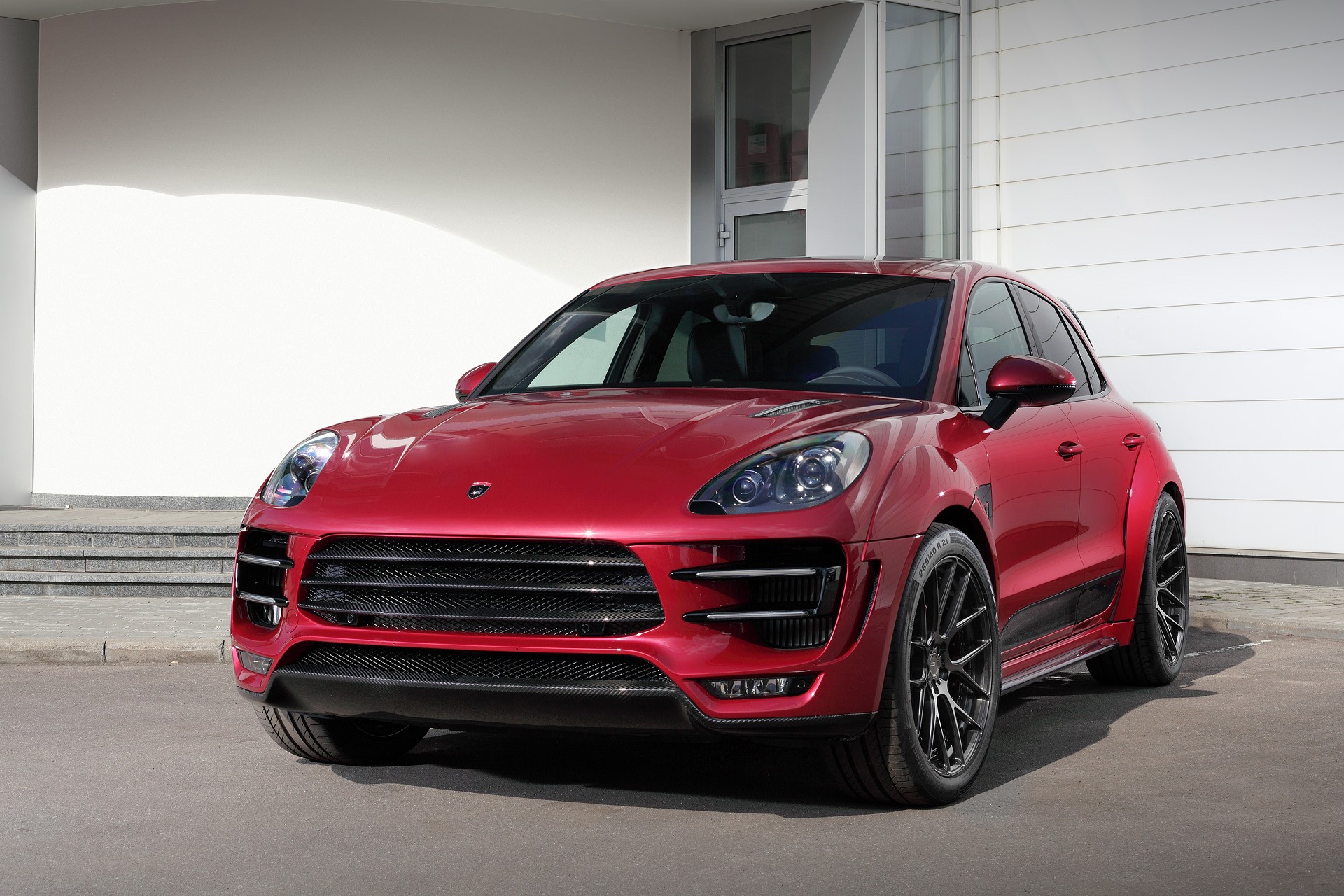 Porsche Macan URSA, RED. / TopCar