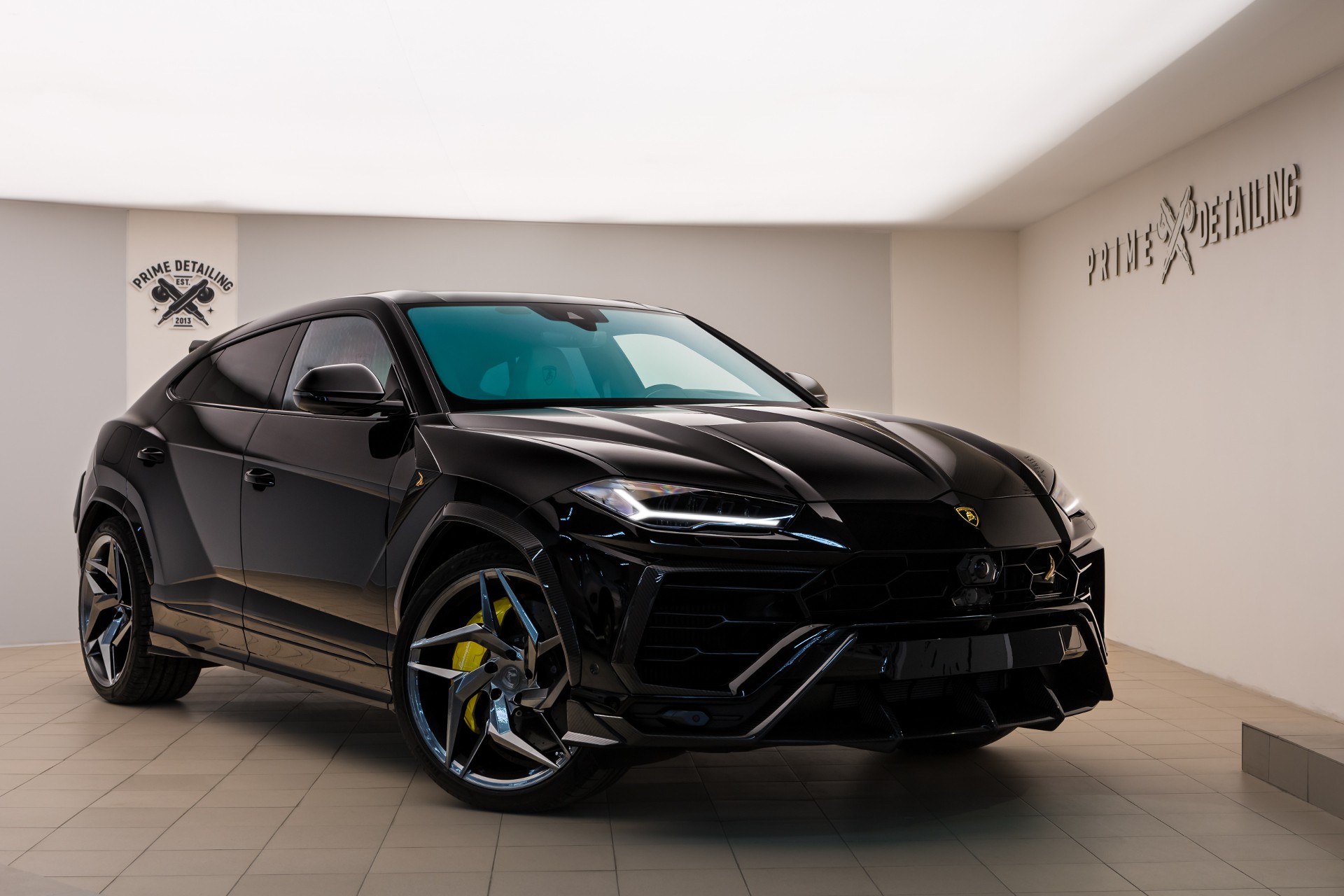 Lamborghini Urus Black / TopCar
