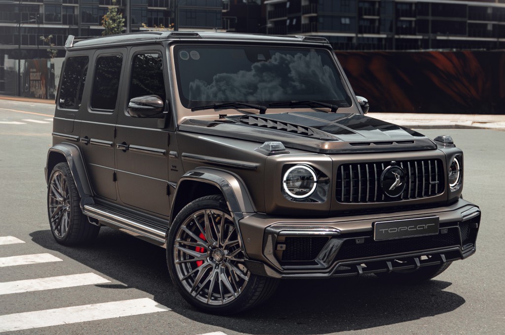 Mercedes G63 in full Inferno carbon fiber body kit / TopCar