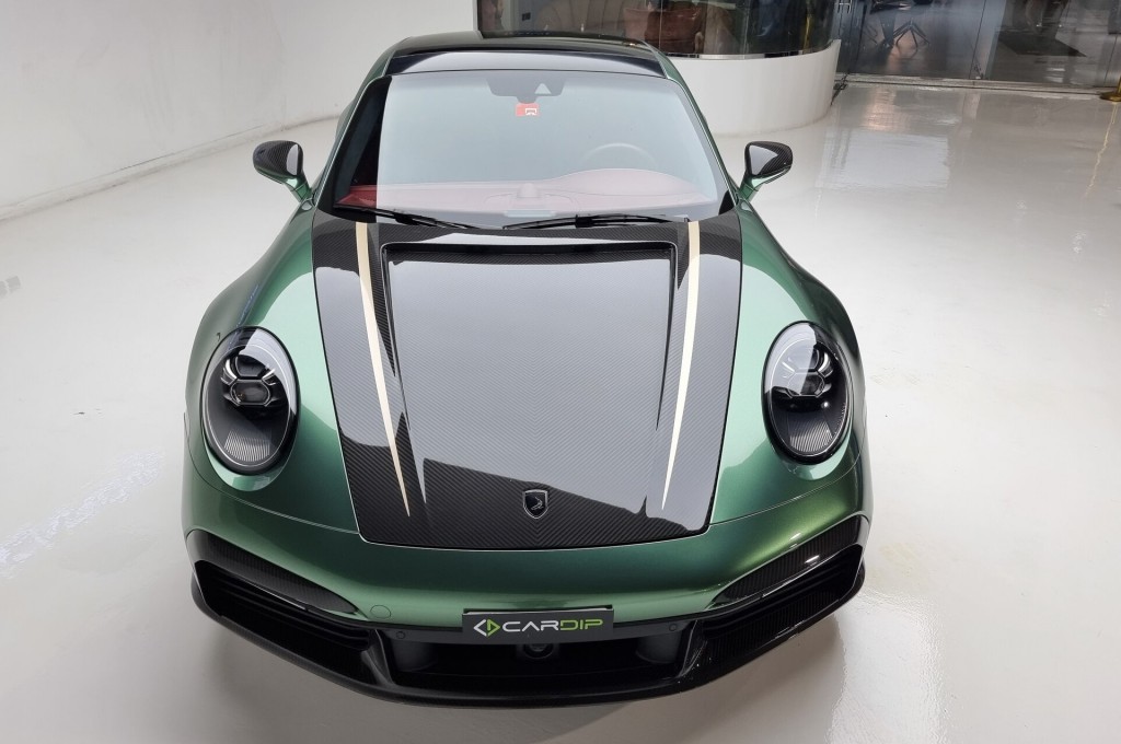 Porsche 992 Stinger light pack green / TopCar