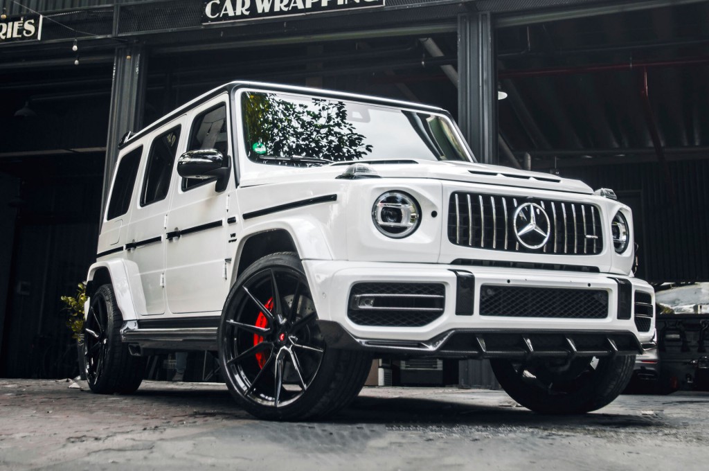 Classic white & black G63 with INFERNO LIGHT / TopCar