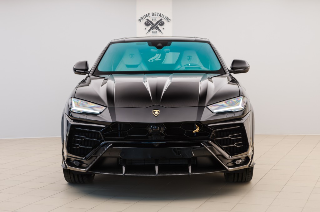 Lamborghini urus черный