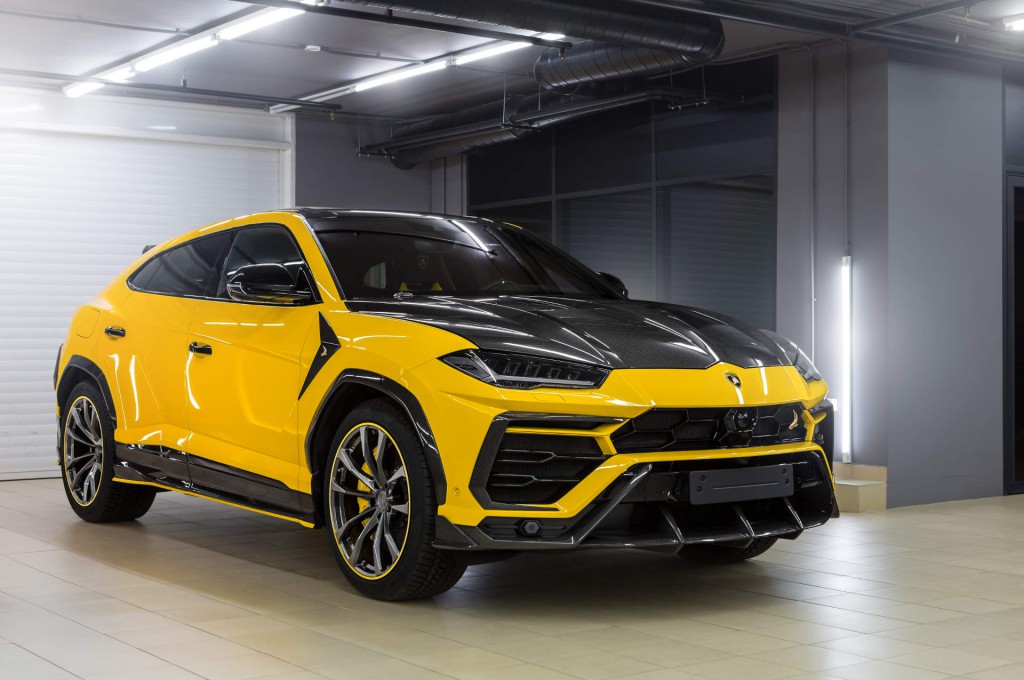 Lamborghini urus yellow